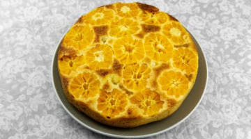 Этот пирог создаст праздничное настроение на вашем столе - вкусный и быстрый мандариновый десерт