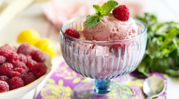 Летний творожно-малиновый десерт - влюбилась с первой ложечки (калорий меньше, чем в мороженом)