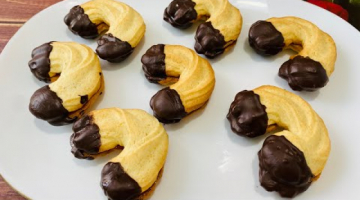 Recipe Простое печенье из трёх ингредиентов.Фигурное печенье с шоколадом.