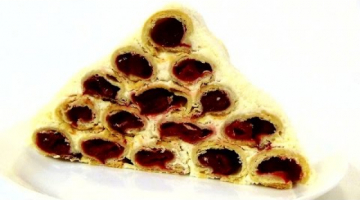 Торт "Монастырская изба" - нежное слоеное тесто, вишни и сметанный крем.